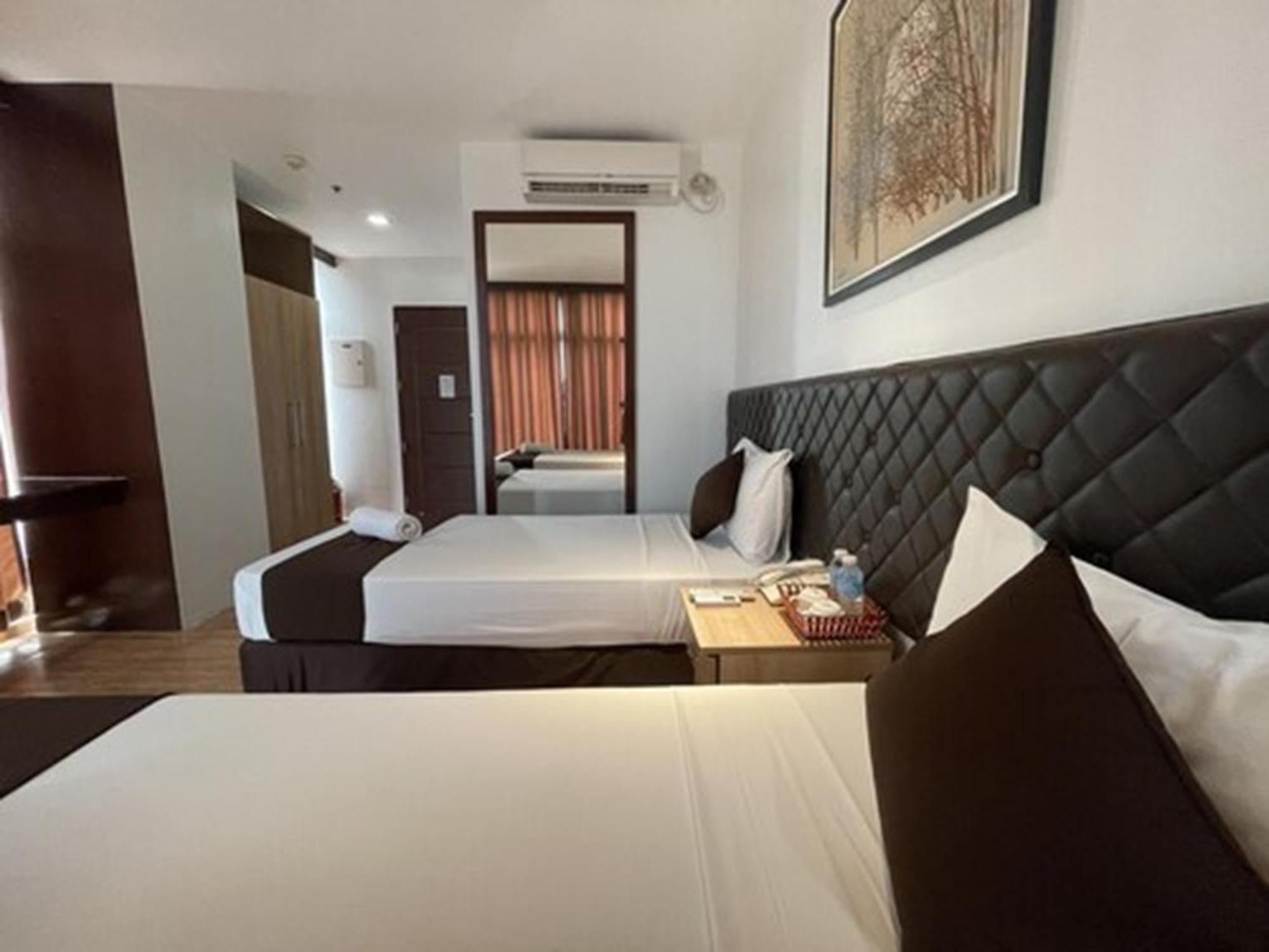Cebu Capitol Central Hotel & Suites Powered By Cocotel Стая снимка